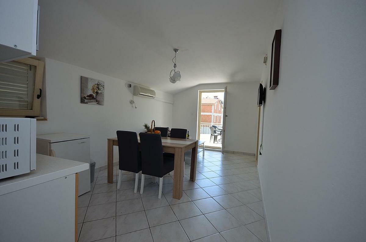 Apartmani Ana Tribunj  Ngoại thất bức ảnh